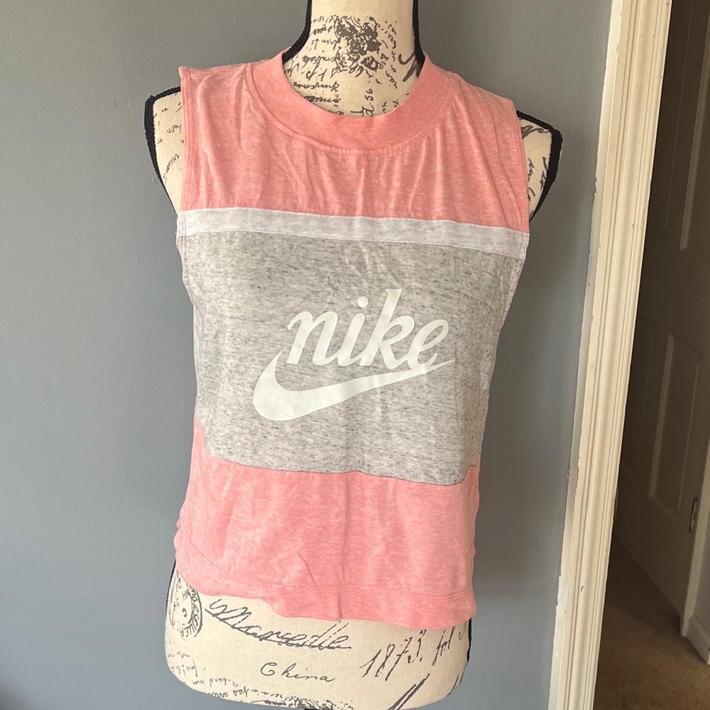 NWOT Nike Women's Pink and Gray Muscle Tee, Medium